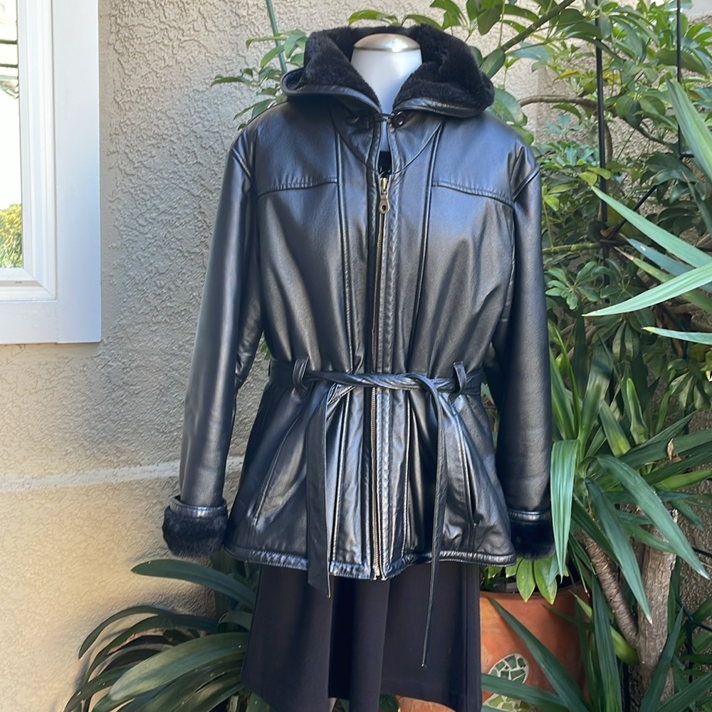 Vintage black Wilson’s leather/faux fur winter jacket with the hood